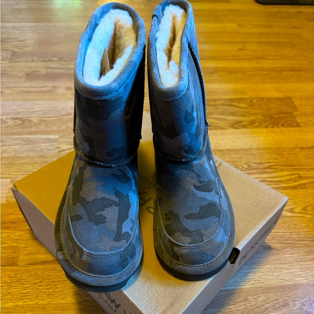 BearPaw Boots Brady Youth size 5 in Earth Camo NIB